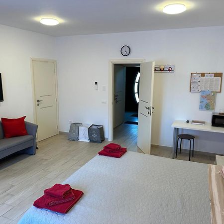 Margherita'S Room Ровинь Экстерьер фото